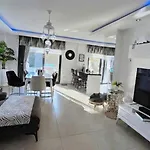 Serenity Hideaway Hisaroenue Villa *