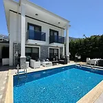 Вилла Serenity Hideaway Hisaroenue *