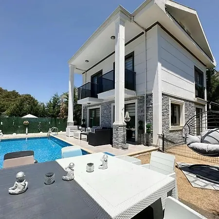 Serenity Hideaway Hisaroenue فتحية