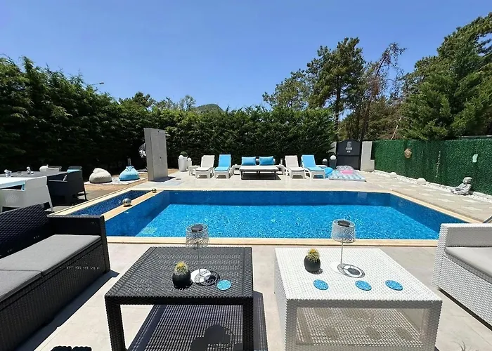 Villa Serenity Hideaway Hisaroenue